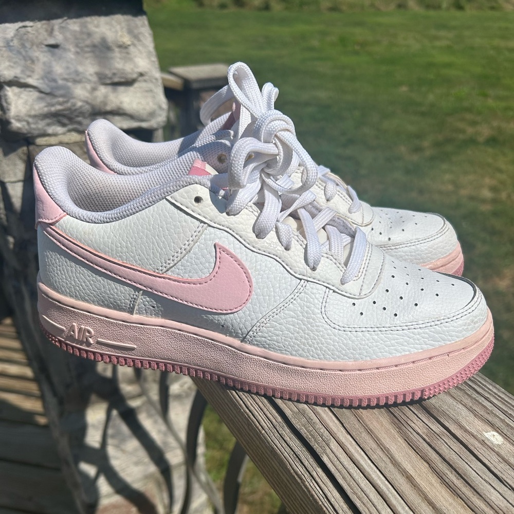 Nike White and Pink Sneakers
